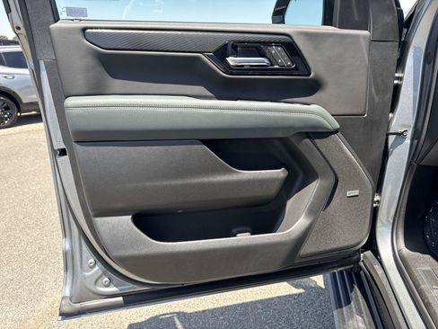 New 2026 GMC Yukon XL AT4 w/ AT4 Premium Plus Package AWD/4WD image 18
