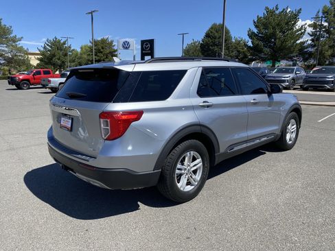 Used 2020 Ford Explorer XLT w/ Equipment Group 202A AWD/4WD image 48