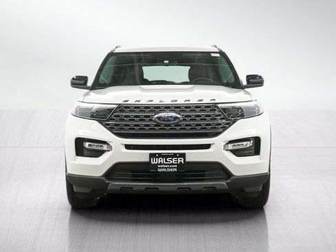 Used 2022 Ford Explorer XLT w/ Equipment Group 202A AWD/4WD image 8