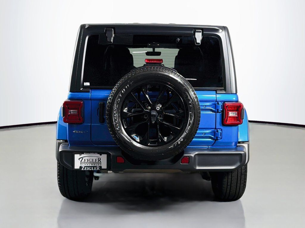 Used 2022 Jeep Wrangler Unlimited Sahara AWD/4WD image 6