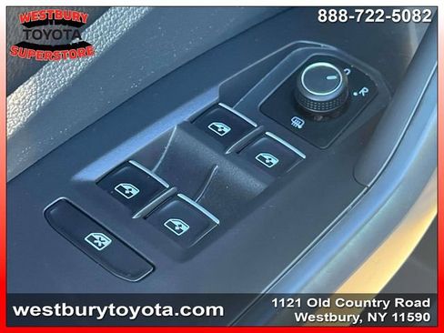 Used 2022 Volkswagen Jetta SE FWD image 21