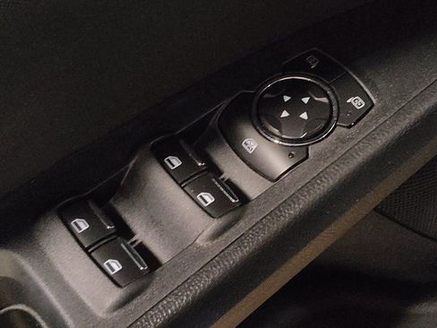 Used 2018 Ford Fusion SE FWD image 27