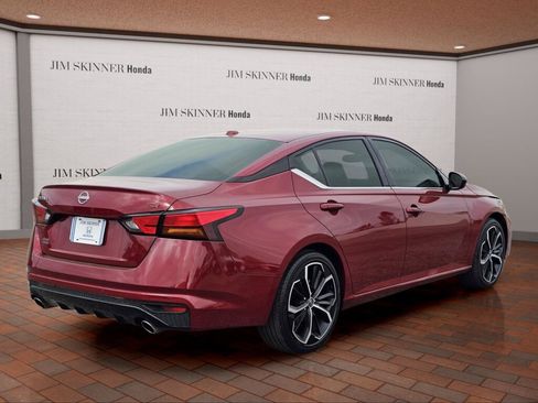 Used 2024 Nissan Altima 2.5 SR FWD image 8