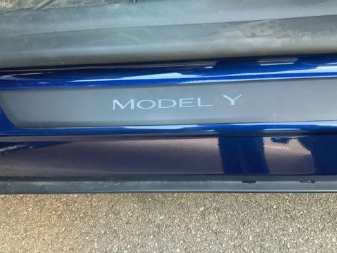 Used 2024 Tesla Model Y Long Range image 14
