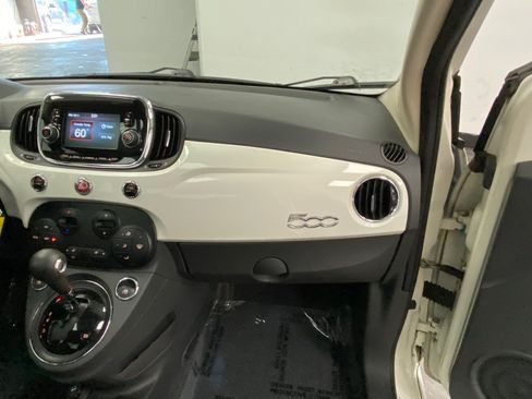 Used 2018 FIAT 500 Lounge FWD image 26