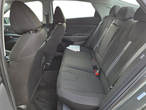 Used 2025 Hyundai Elantra SEL FWD image 19