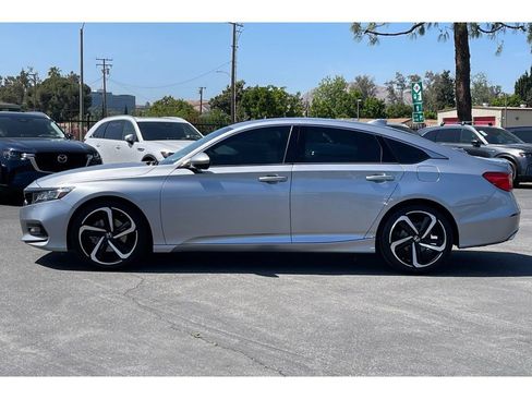 Used 2020 Honda Accord Sport image 2