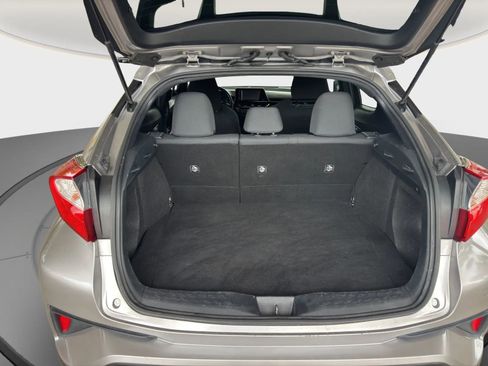 Used 2018 Toyota C-HR XLE FWD image 20