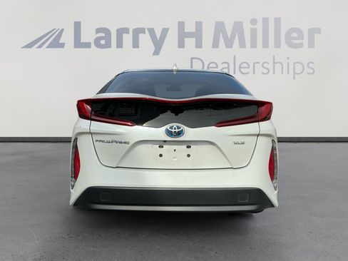 Used 2021 Toyota Prius Prime XLE image 4