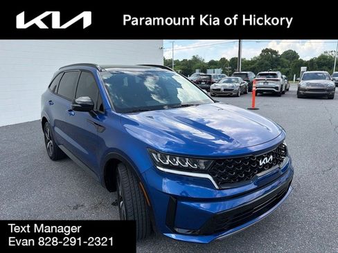 Used 2023 Kia Sorento S w/ Panoramic Sunroof Package FWD image 3