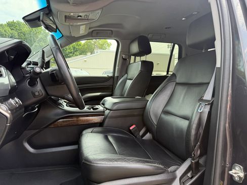 Used 2015 Chevrolet Tahoe LT w/ Luxury Package AWD/4WD image 12