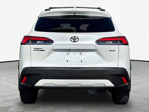 Used 2023 Toyota Corolla Cross XLE w/ Convenience Package FWD image 5