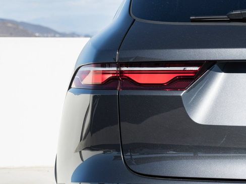 Used 2025 Jaguar F-PACE R-Dynamic S AWD/4WD image 5