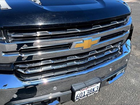 Used 2022 Chevrolet Silverado 1500 LTZ image 25