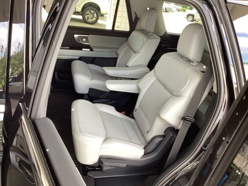 New 2025 Ford Expedition Platinum image 47