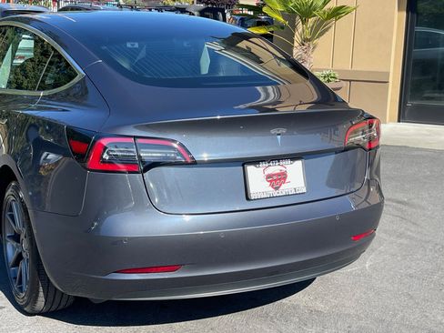 Used 2020 Tesla Model 3 Standard Range Plus image 6