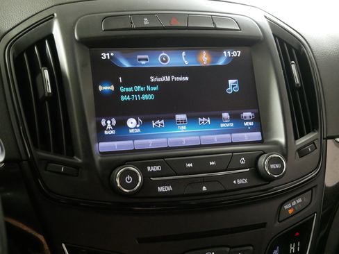 Used 2016 Buick Regal Sport Touring image 22