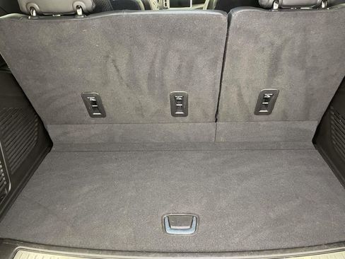 Used 2022 GMC Yukon Denali w/ Denali Premium Package image 21