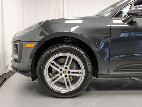 Certified 2025 Porsche Macan image 13