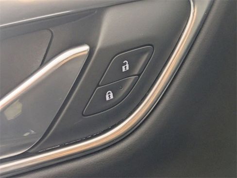 Used 2021 Chevrolet Suburban LS image 11