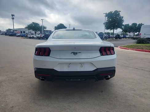 Used 2024 Ford Mustang Coupe RWD image 4