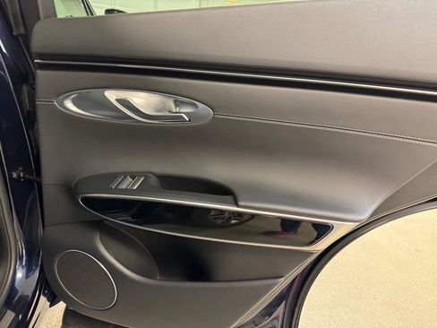 Used 2025 Genesis GV70 2.5T image 25