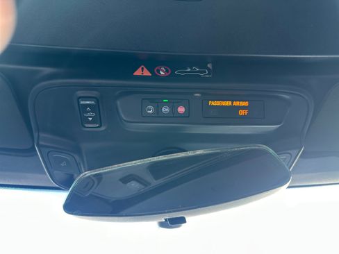 Used 2020 Chevrolet Camaro LT image 22