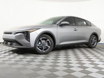 New 2025 Kia K4 LXS