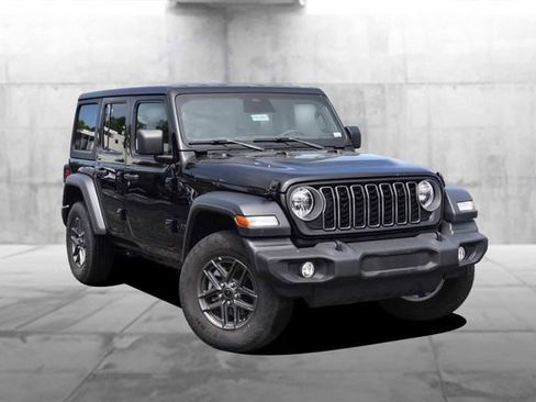 Used 2025 Jeep Wrangler Unlimited Sport AWD/4WD image 2