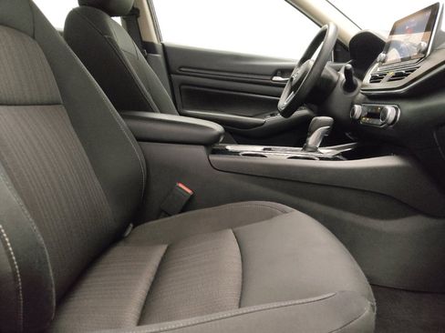 Used 2024 Nissan Altima 2.5 SV FWD image 21
