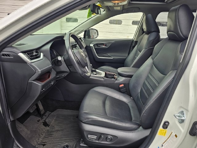 Used 2021 Toyota RAV4 Limited AWD/4WD image 19
