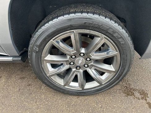 Used 2017 Chevrolet Suburban Premier image 50