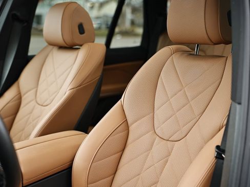 Certified 2025 BMW X5 sDrive40i w/ Premium Package image 21