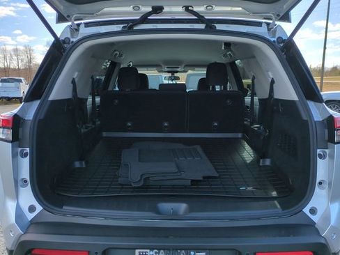Used 2025 Nissan Pathfinder S image 23