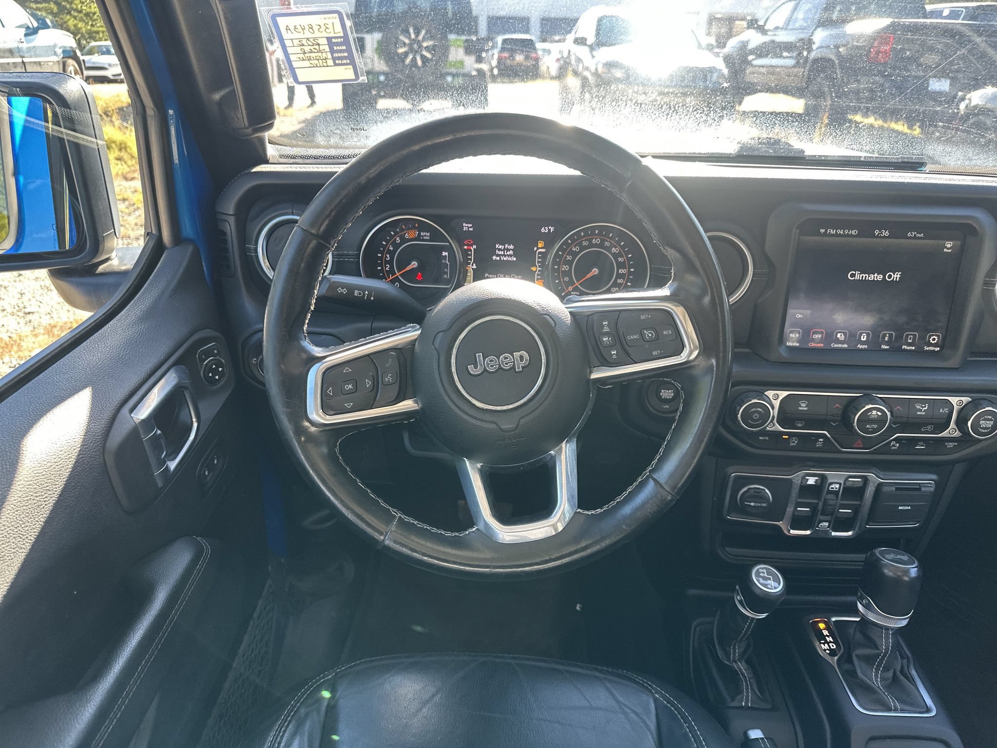 Used 2021 Jeep Wrangler Unlimited Sahara w/ Dual Top Group AWD/4WD image 23