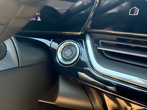 New 2026 Chevrolet Trax RS w/ Sunroof Package FWD image 21