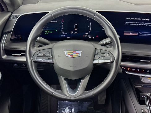 Used 2025 Cadillac XT4 Premium Luxury image 32