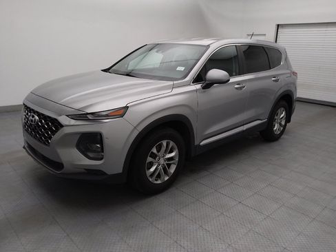 Used 2020 Hyundai Santa Fe SE FWD image 2