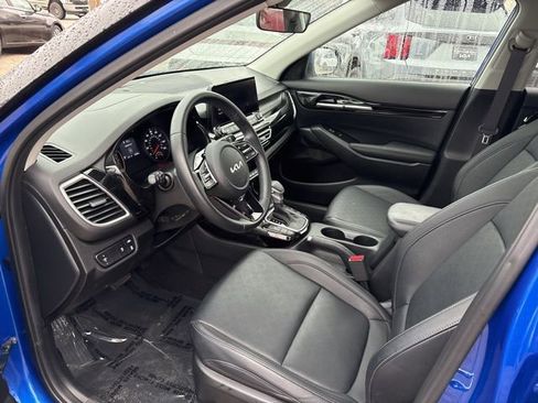 Certified 2023 Kia Seltos EX image 10