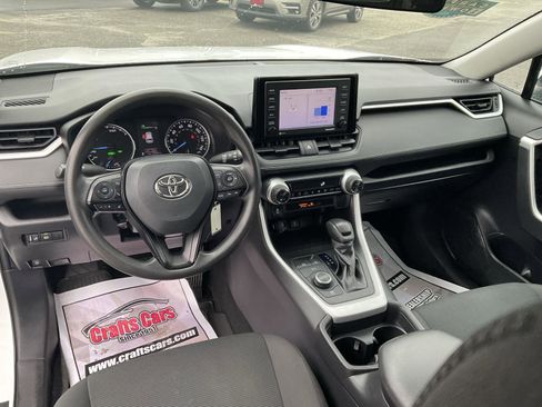 Used 2021 Toyota RAV4 LE image 13