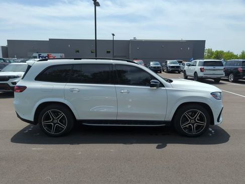 Used 2024 Mercedes-Benz GLS 450 4MATIC image 6