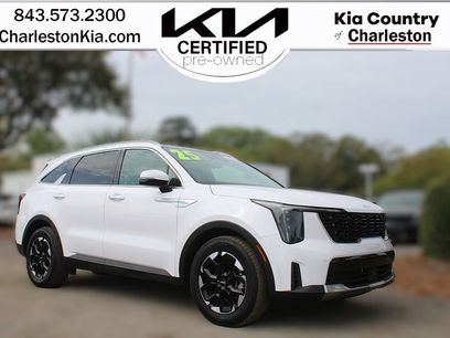 Certified 2025 Kia Sorento S w/ Panoramic Sunroof Package