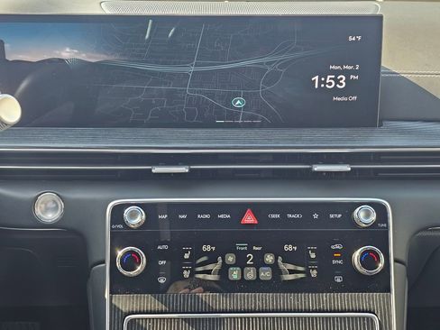 Certified 2025 Genesis GV80 3.5T AWD/4WD image 13
