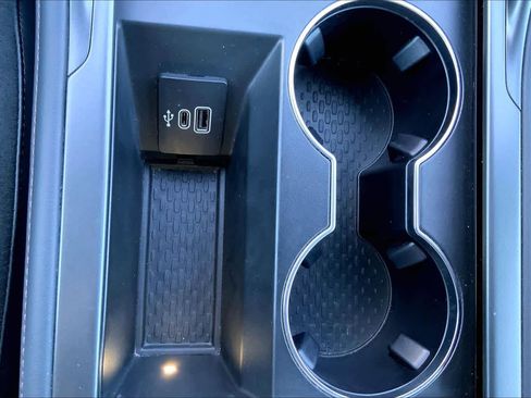 Used 2025 Lincoln Nautilus Reserve image 34