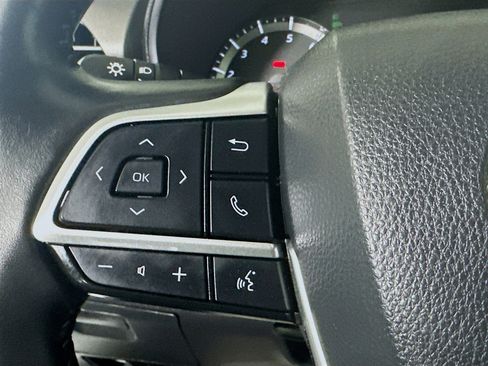 Used 2024 Toyota Highlander LE image 16