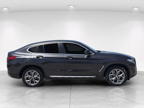 Certified 2025 BMW X4 xDrive30i w/ Premium Package AWD/4WD image 3