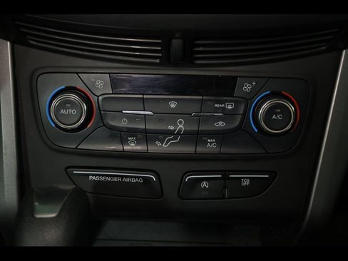 Used 2017 Ford Escape SE image 21