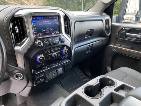 Used 2022 Chevrolet Silverado 2500 LT w/ Convenience Package image 24