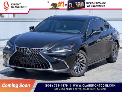 Used 2025 Lexus ES 300h w/ Luxury Package