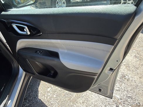 Used 2024 Jeep Compass Limited image 18